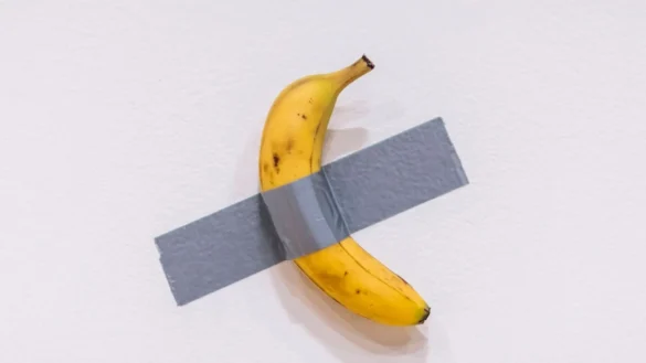 skynews-maurizio-cattelan-banana_6753383-585x329 HOME